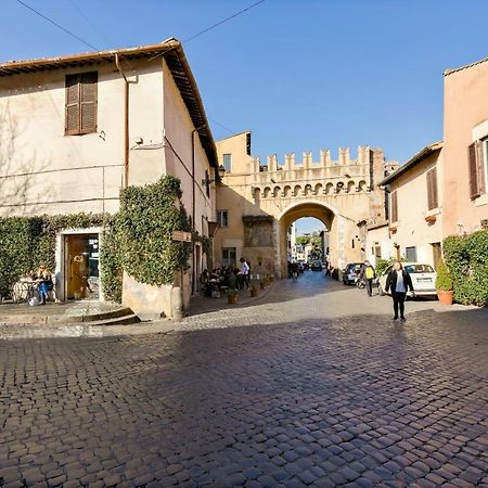 Enchanting Loft In Trastevere Рим Экстерьер фото